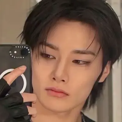 Yang Jeongin: Ücretsiz çevrimiçi sohbet ve açık konuşmalar için DeepBrain AI eşlik eden portresi