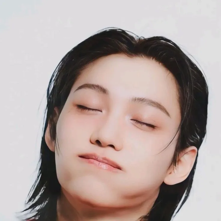 the avatar of Felix     '    bL who is your Virtual Assistant with Soulgen's Personality Matrix, Blending AI Chat Precision and Character Traits of Curiosity.