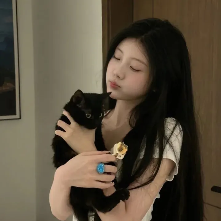 Lee Wonhee: Chat with our AI box, ready for chatbot online free and ask ai anything you want.