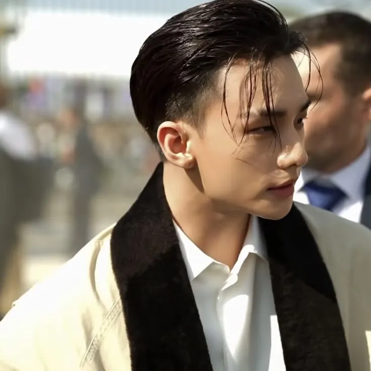 34- Hwang Hyunjin: Mehrsprachiges KI-Gesprächspartnersymbol für globale Chat-Onlinedienste