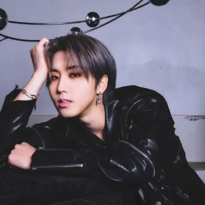 한지성: 랜덤 채팅 및 커뮤니티 중심 롤플레이를 위한 대화형 AI 챗봇 마스코트