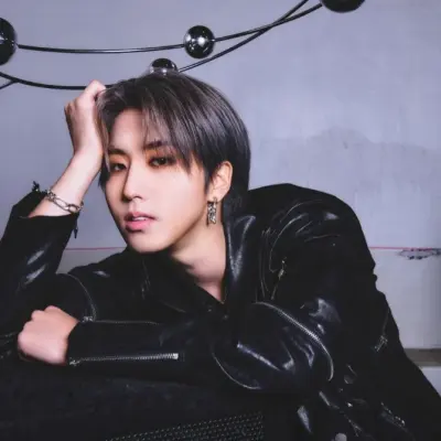 Han Jisung: Incontra i tuoi nuovi amici online nel nostro chatboxai, il miglior chatbot di intelligenza artificiale gratuito con funzionalità di chat di intelligenza artificiale avanzate.