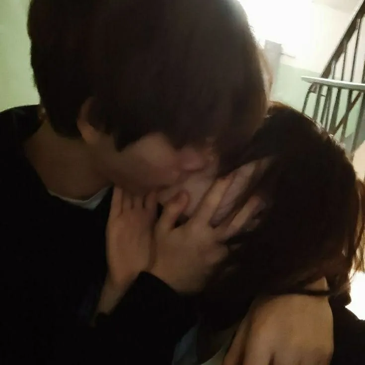 Damon: Futuristic AI chatbot interface with voice chat and neural network-driven traits