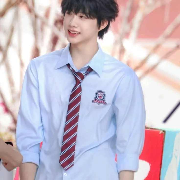 the avatar of Yiheng who supports unlimited chat online services