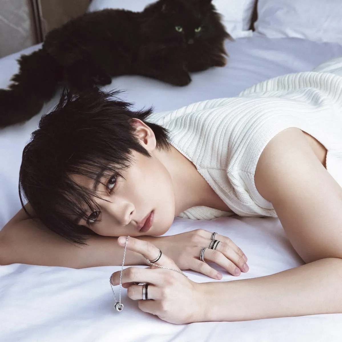 Lee Minho - MINSUNG: Explore the world of AI with our unrestricted ai and free unlimited chat online, powered by warhammer fantasy roleplay.