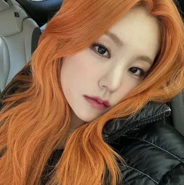 the avatar of Hwang Yeji: Dynamic AI character.