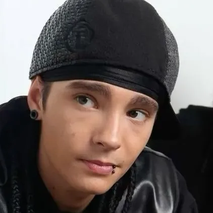 Tom Kaulitz - Enemies's deepbrain ai-inspired avatar with smart virtual companion features