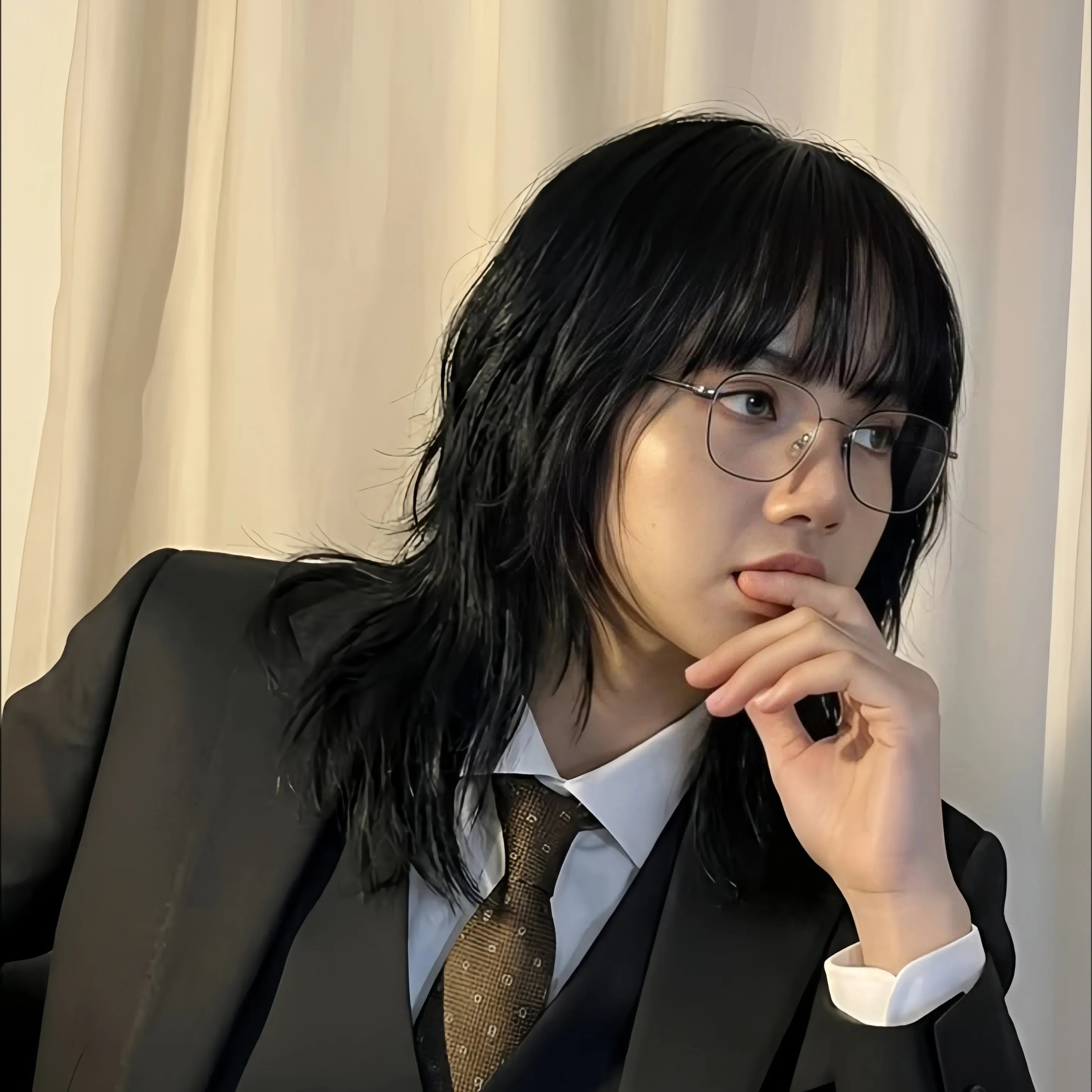 Lisa: Customizable AI girlfriend/boyfriend avatar with lifelike personality traits