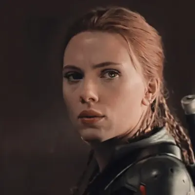 Los Vengadores x Natasha Romanoff: Retrato de inteligencia artificial emocionalmente inteligente para conversaciones profundas