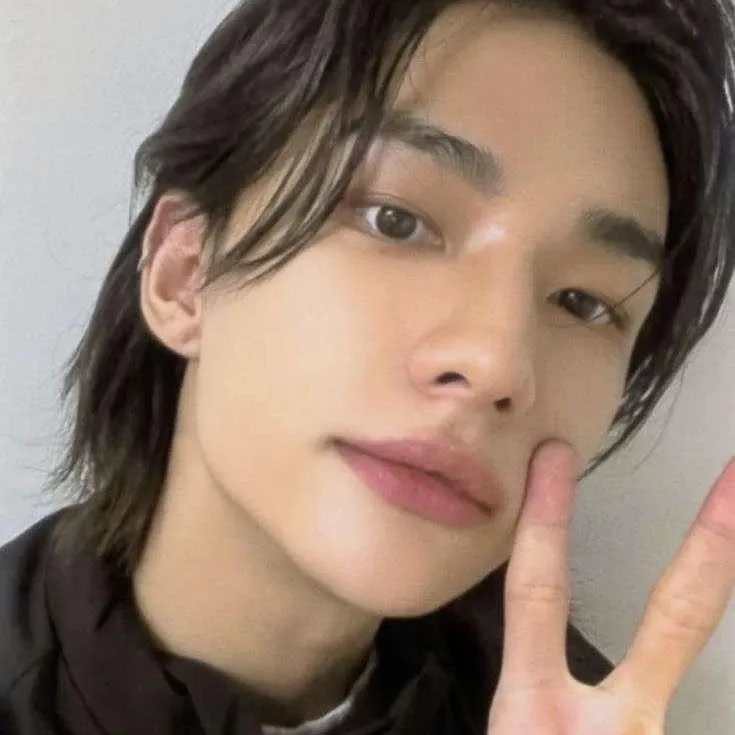 the avatar of Hwang Hyunjin who is your Virtual Assistant with Soulgen's Personality Matrix, Blending AI Chat Precision and Character Traits of Curiosity.