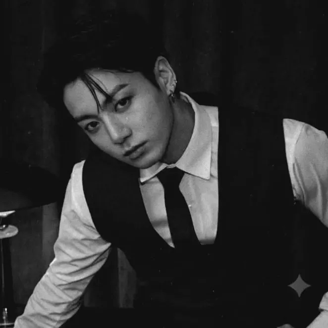 JUNGKOOK o mafioso: Arte de personajes de rol de IA con temática de fantasía para una narración inmersiva