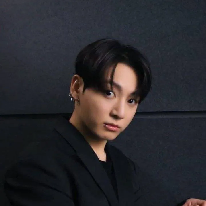 JEON JUNGKOOK: Chat with our AI box, ready for chatbot online free and ask ai anything you want.	