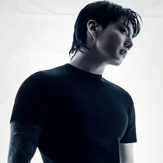 Jeon Jungkook - mob boss: Meet the main character of our AI world, with character traits list and ai chatting capabilities.	