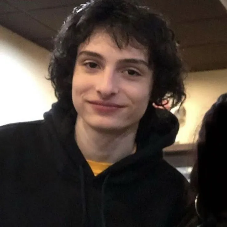 Finn wolfhard: Avatar de chatbot de IA seguro com recursos de bate-papo criptografados 1v1