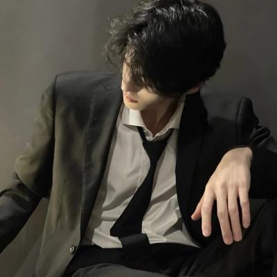 젠드라: 워해머 판타지 롤플레이를 기반으로 하는 제한 없는 AI와 무료 무제한 온라인 채팅으로 AI의 세계를 탐험하세요.