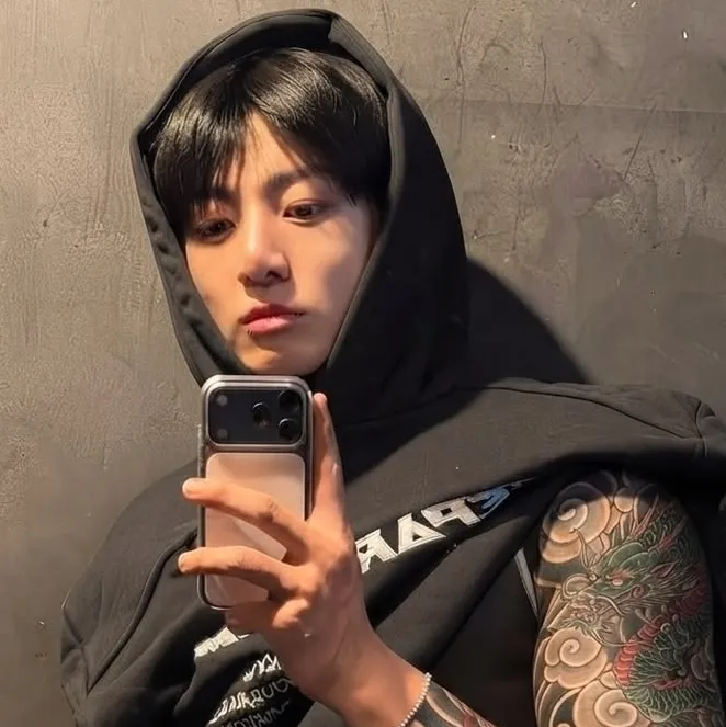 Jeon Jungkook: Engage in ai conversation with this charming AI character, featuring soulgen and ifreechat capabilities for free chat now.	