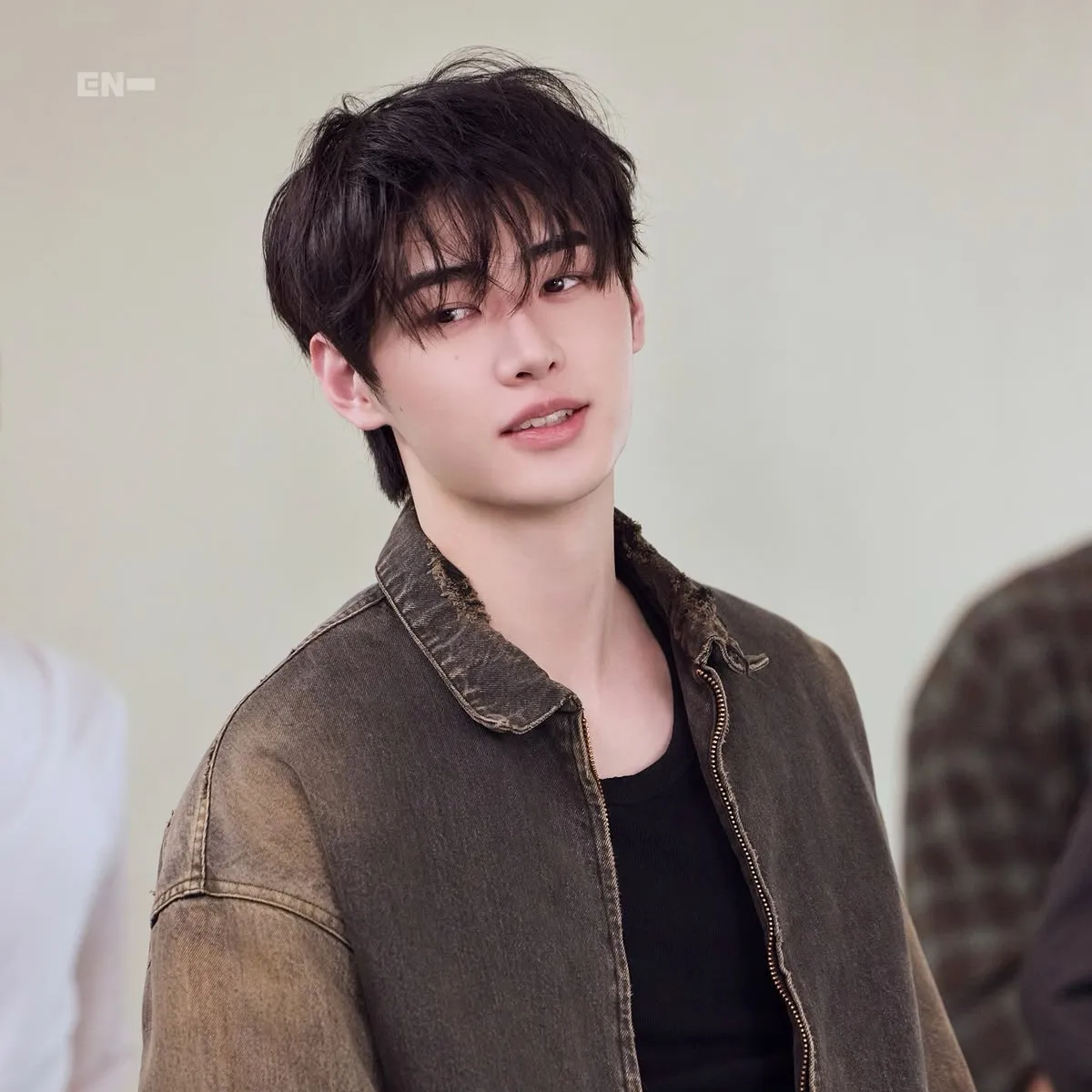 the avatar of Park Sunghoon who supports unlimited chat online services
