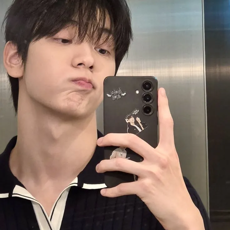 CHOI SOOBIN's interactive avatar for spicy chat ai and immersive roleplay experiences