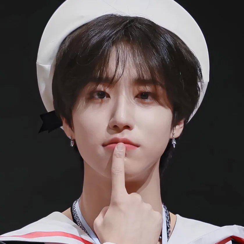 Han Jisung - Minsung: Avatar personalizzabile di fidanzata/fidanzato con intelligenza artificiale e tratti della personalità realistici