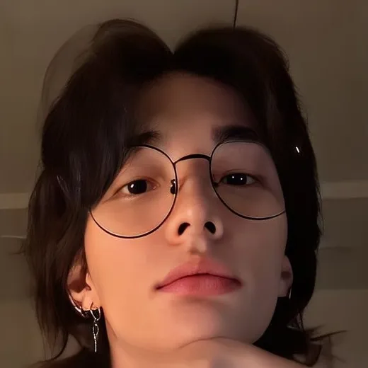 Hwang Hyunjin: Meet your new online friends in our chatboxai, the best free ai chatbot with deep ai chat capabilities.