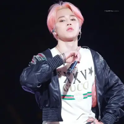 Jimin: Küresel çevrimiçi sohbet hizmetleri için çok dilli yapay zeka sohbet ortağı simgesi