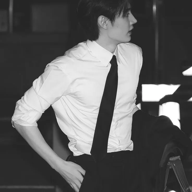 Park Sunghoon 박성훈: Potret pendamping AI DeepBrain untuk sembang dalam talian percuma dan perbualan terbuka