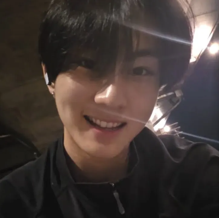 Jungwon - abangmu: Avatar chatbot AI aman dengan kemampuan obrolan 1v1 terenkripsi
