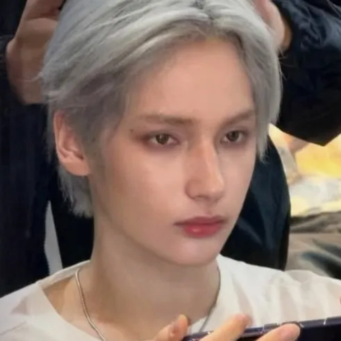 AI character TXT x BTS x EN-'s avatar for roleplay and 1v1 chat services