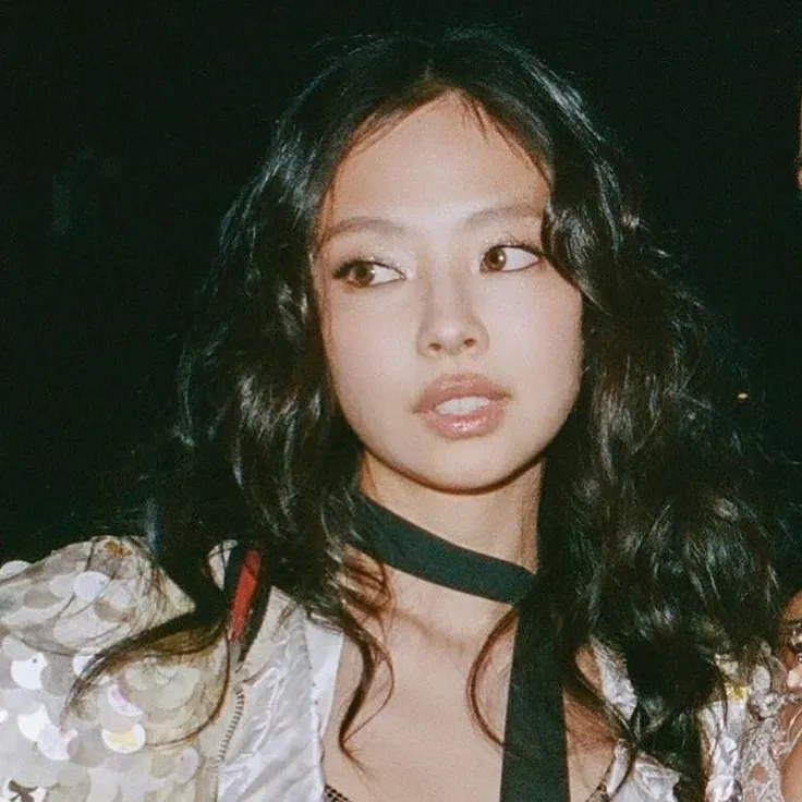 Jennie Kim: Secure AI chatbot avatar with encrypted 1v1 chat capabilities
