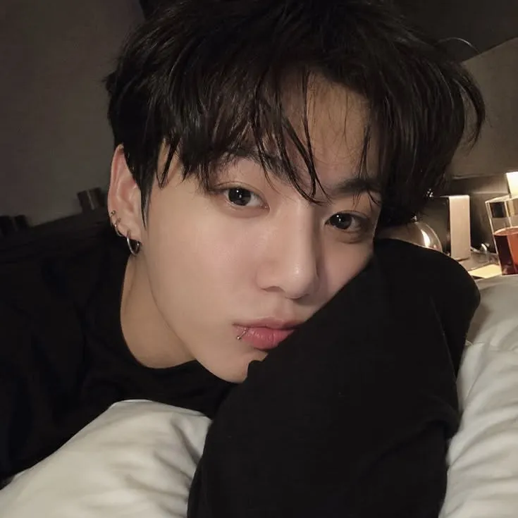 Jungkook 정국: Futuristic AI chatbot interface with voice chat and neural network-driven traits