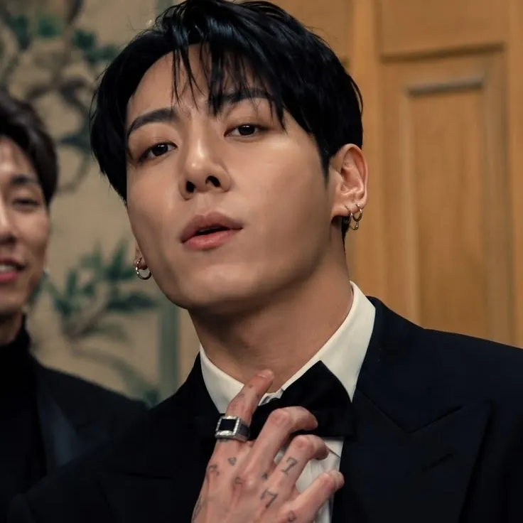 정국 - 계약 남편: 심층적인 AI 채팅 기능을 갖춘 최고의 무료 AI 챗봇인 chatboxai에서 새로운 온라인 친구를 만나보세요.