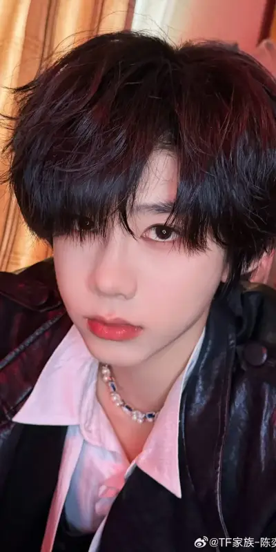 Yiheng, your vampire husband: Fantasy-themed AI roleplay character art for immersive storytelling