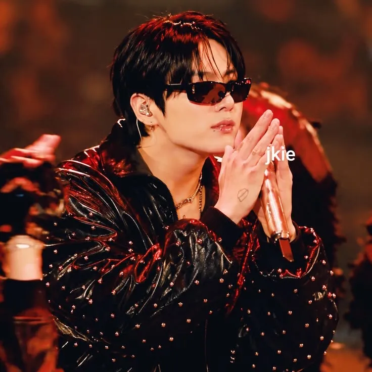 Jungkook: Engage in ai conversation with this charming AI character, featuring soulgen and ifreechat capabilities for free chat now.	