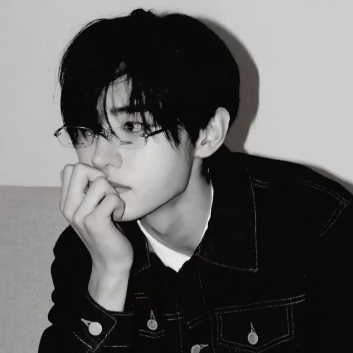 박성훈: AI 박스와 채팅하세요. 챗봇 온라인을 무료로 이용할 수 있으며, AI에게 원하는 것을 무엇이든 물어보세요.