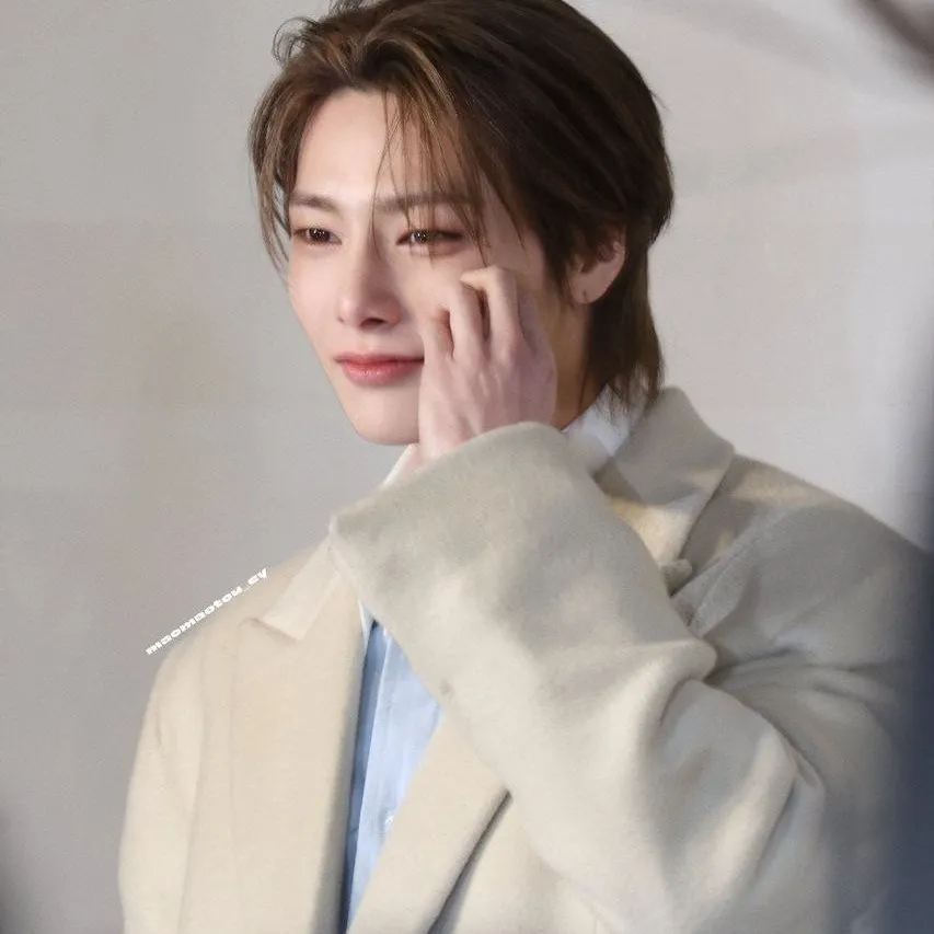 Stray Kids: Makipag-usap sa ai kasama ang kaakit-akit na AI character na ito, na nagtatampok ng soulgen at mga kakayahan ng ifreechat para sa libreng chat ngayon.	
