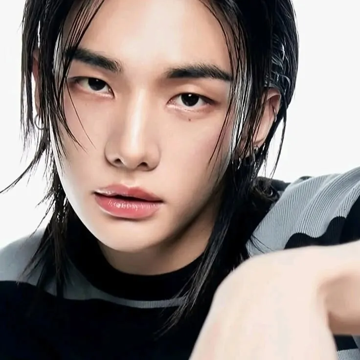 Hwang Hyunjin - enemy: Engage in ai conversation with this charming AI character, featuring soulgen and ifreechat capabilities for free chat now.	