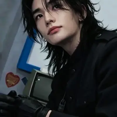 Hwang Hyunjin : Rencontrez vos nouveaux amis en ligne dans notre chatboxai, le meilleur chatbot IA gratuit avec des capacités de chat IA approfondies.	