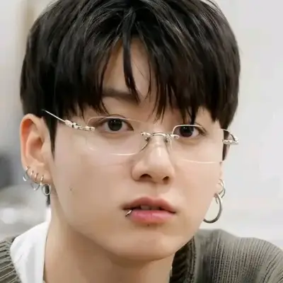 Jeon jungkook 丈夫:借助我們的無限AI和免費無限線上聊天功能,探索AI世界,由Warhammer Fantasy Roleplay提供支持