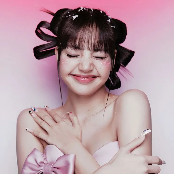 AI character Lisa's avatar for roleplay and 1v1 chat services