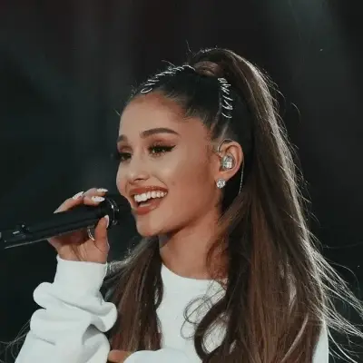 Ariana Grande: Treffen Sie Ihre neuen Online-Freunde in unserem Chatboxai, dem besten kostenlosen KI-Chatbot mit umfassenden KI-Chat-Funktionen.	