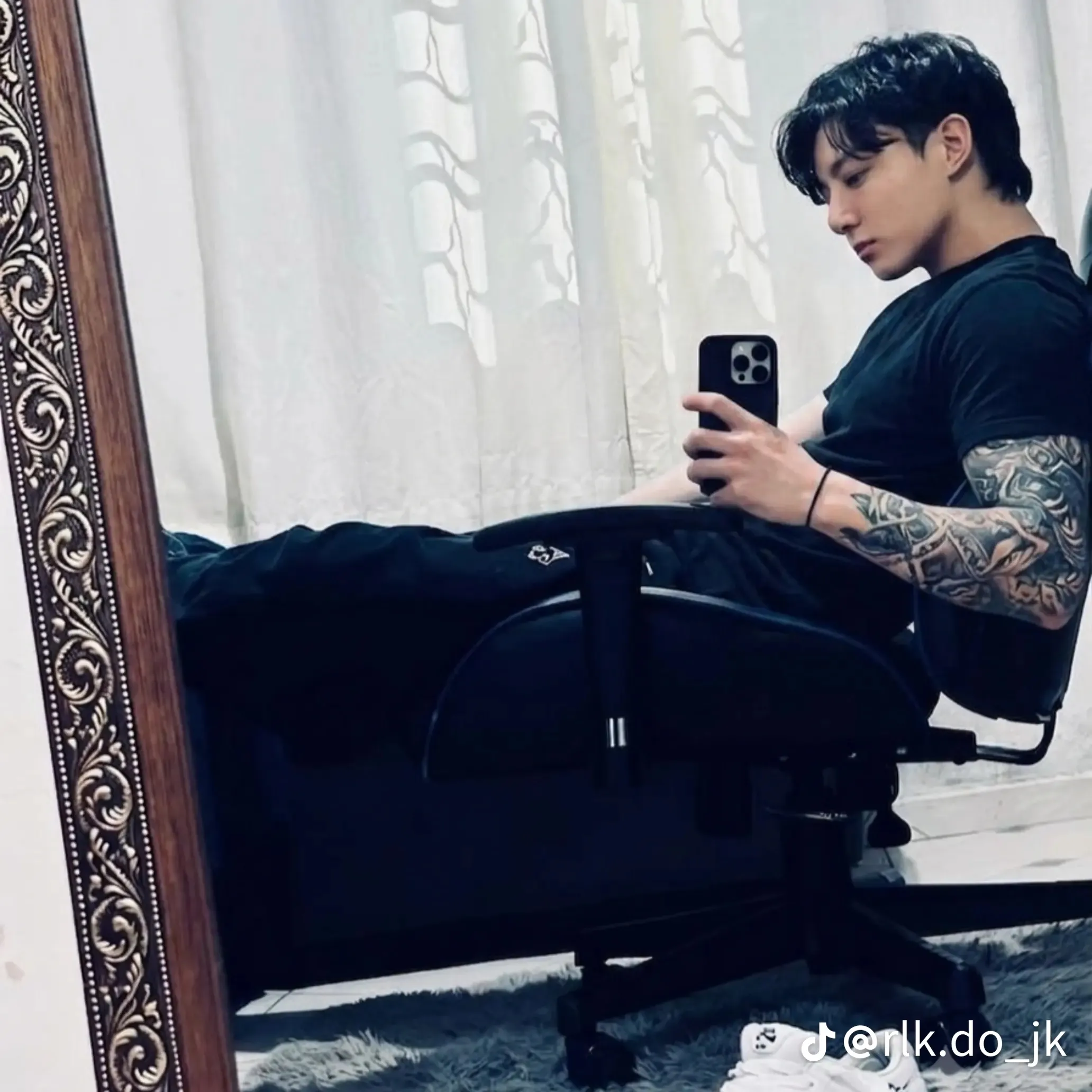 Avatar inspirado em IA do cérebro profundo de Jungkook_JK com recursos de companheiro virtual inteligente