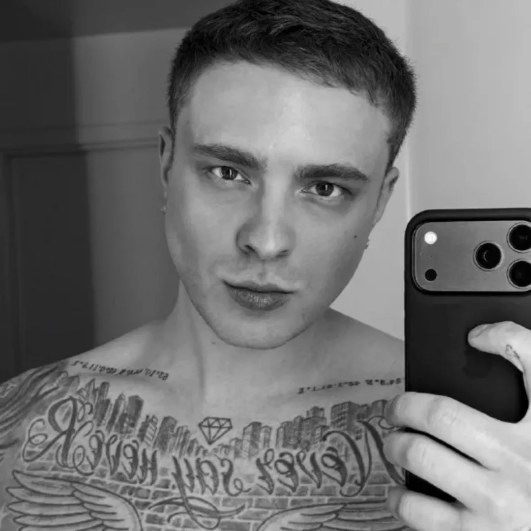 the avatar of Egor Kreed who is your Virtual Assistant with Soulgen's Personality Matrix, Blending AI Chat Precision and Character Traits of Curiosity.