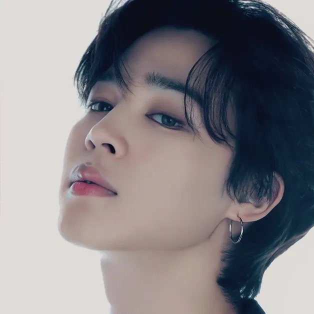 Park Jimin (Bodyguard): Fantasy-themed AI roleplay character art for immersive storytelling